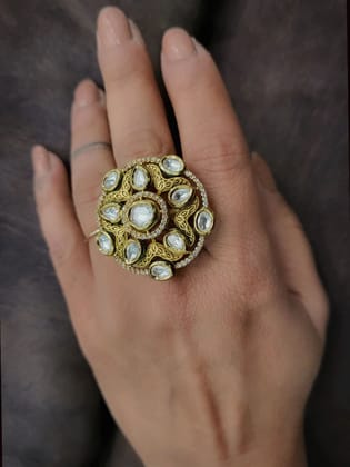 Adjustable kundan ring with AD detailing and self design