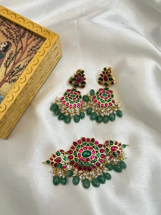 Jadau Pendant with Earrings 07