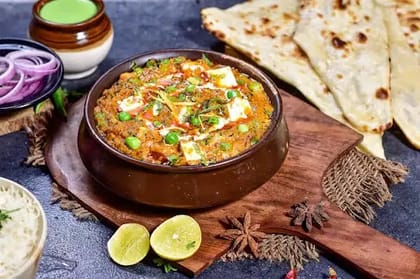 Matar Paneer