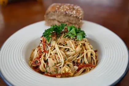 Spaghetti Aglio E Olio Peperoncino Pasta