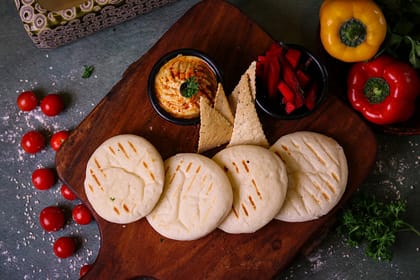Hummus with pita
