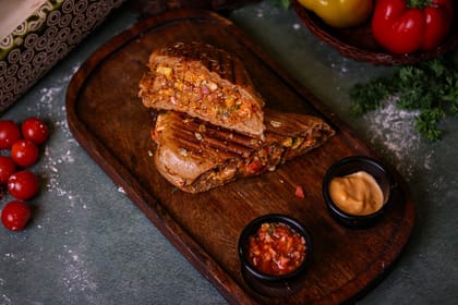 Peri-peri paneer sandwich