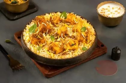 Paneer Tikka Hyderabadi Biryani (With Raita)