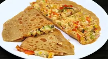Egg Pizza Paratha