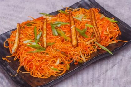Veg Singapoori Noodles