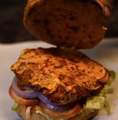 Peri Peri Paneer Burger
