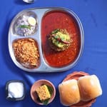 Misal House- AJ Modernist Kitchen