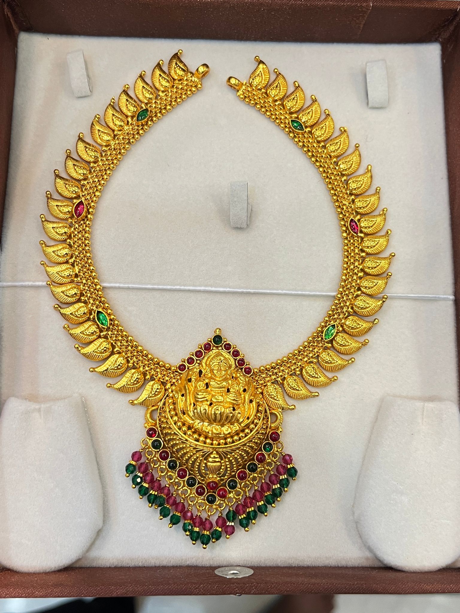 News silver necklace