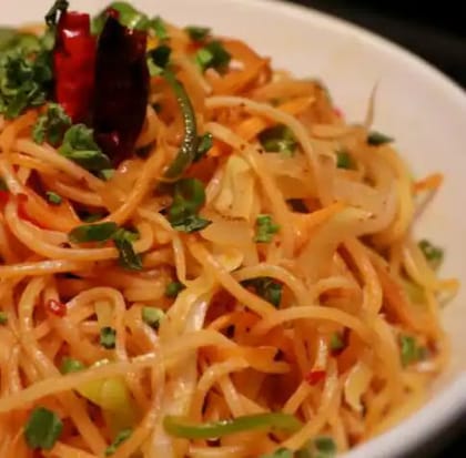 Veg Chilli Garlic Noodles
