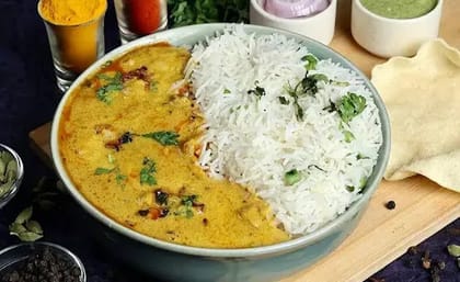 Kadhi Pakora Bowl