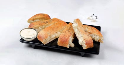 Cheeselicious Garlic Bread + Cheesy Dip [FREE]