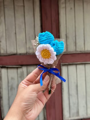 Crochet daisy-tulip mini bouquet