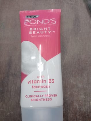Pond's Bright Beauty™m Vitamin b3 Facewash 