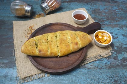 Paneer Tikka Garlic Bred
