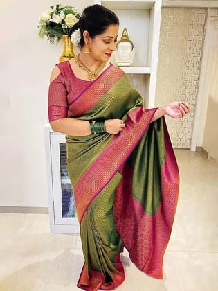 Woven Design Zari Silk Blend Banarasi Saree