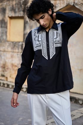 LACE PATCH POPOVER SHIRT-S / Black