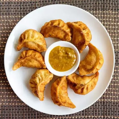 Cheese Fry Corn Maida Momos[8 Pieces]