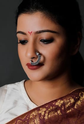 Aarohi Maharashtrian Nose Pin