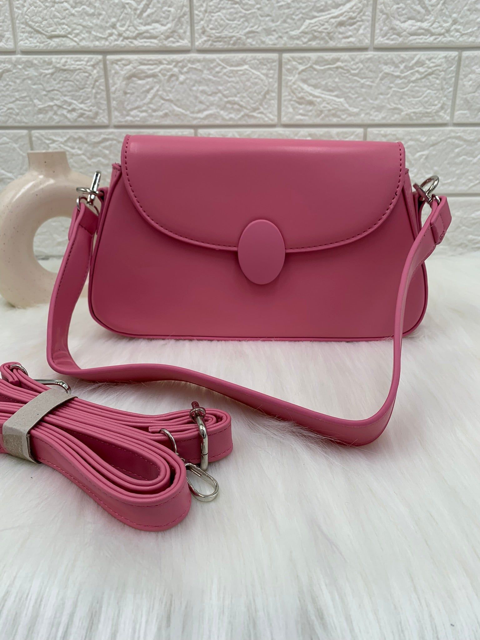 Solid Magenet Lock Sling Handbags-Pink