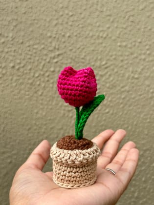 Crochet tulip flower pot-Pink