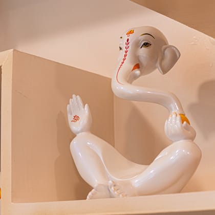 Blanche Ganesha Idol