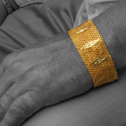 Stylish Gold Plated Bracelet For Me-Free / Golden