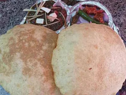Chole Bhature [1 Bhature]