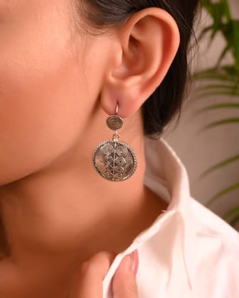Dhaal silver earrings