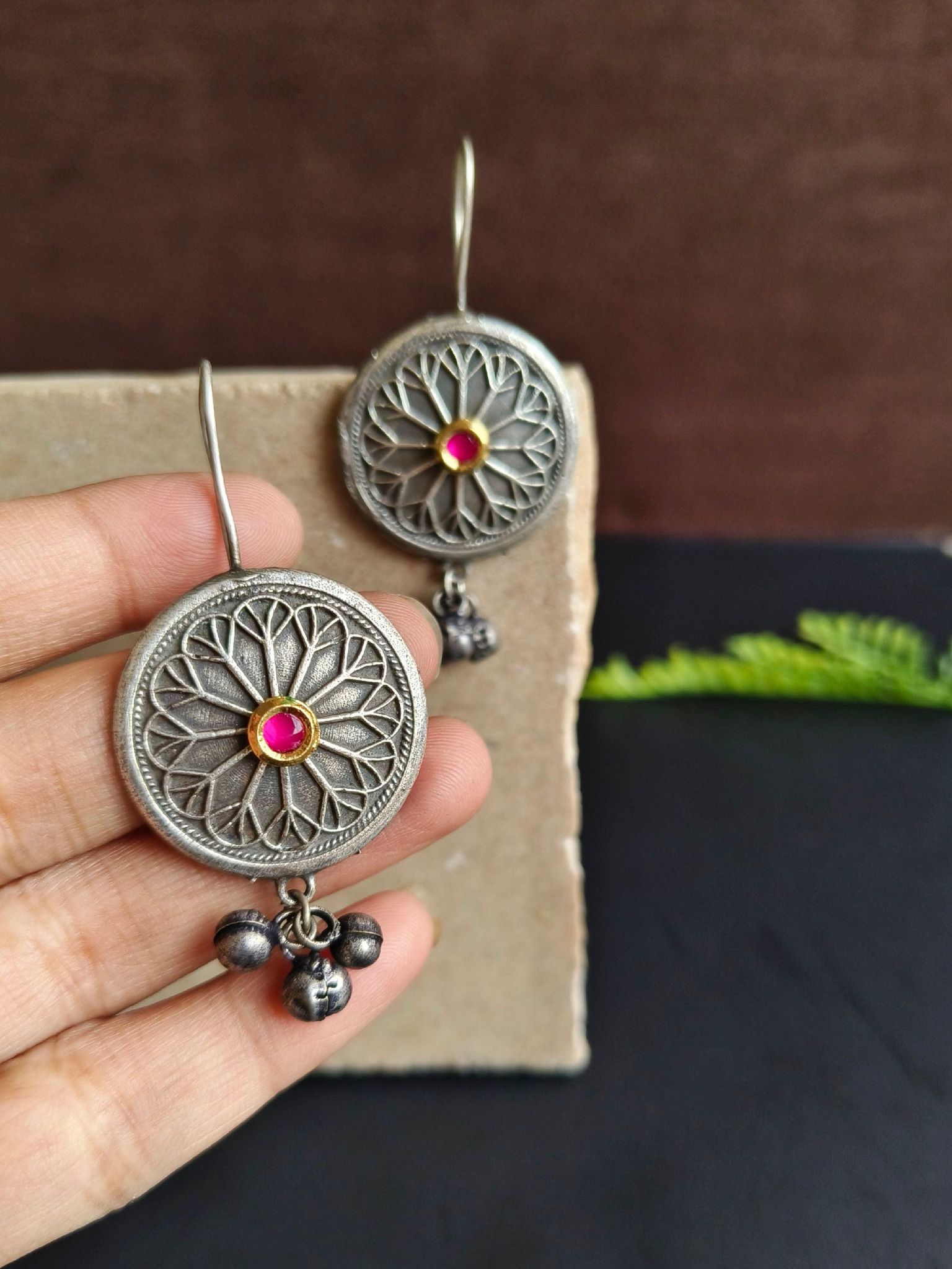 Round Dual Tone Hook Earring with Kundan | Sarichka-Red