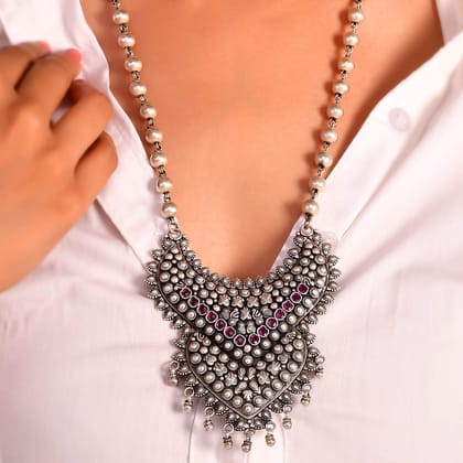 Tilaka long necklace