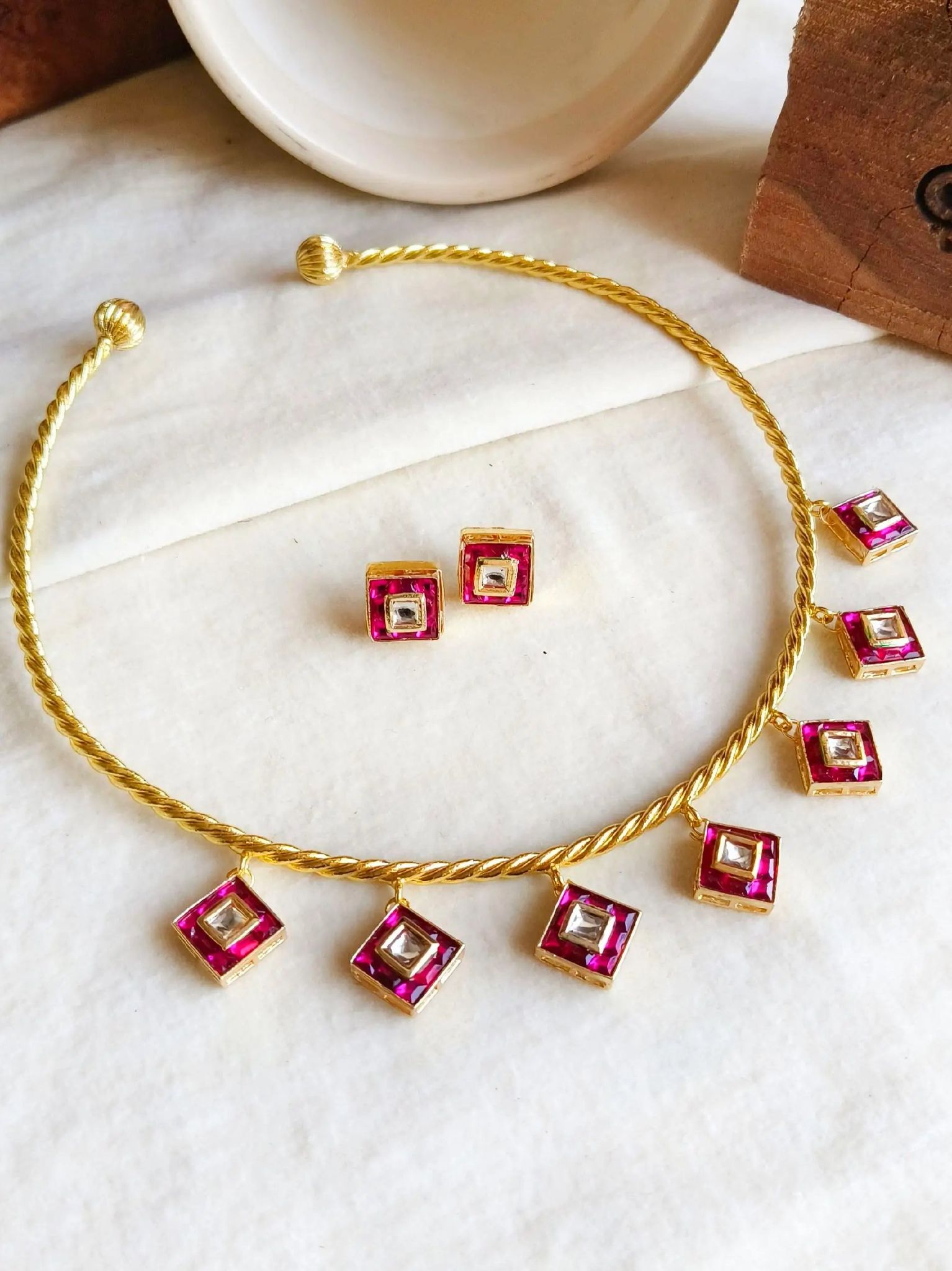 Handmade Gold-Plated Kundan Hasli Set with Stud Earrings | Sarichka-Red