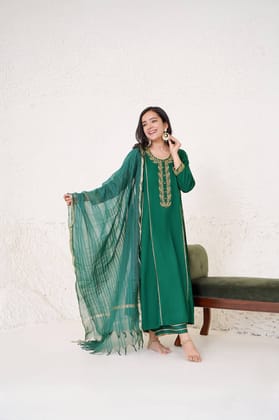 Emerald Gold Dupatta-Free Size / Emerald Green