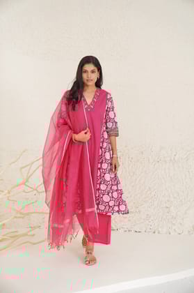 Cherry Jubilee Dupatta-Free Size / Cherry Pink