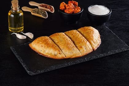 Paneer Tikka Garlic Bread .