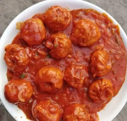 Chicken Gravy Bajra Momos [8 Pieces]