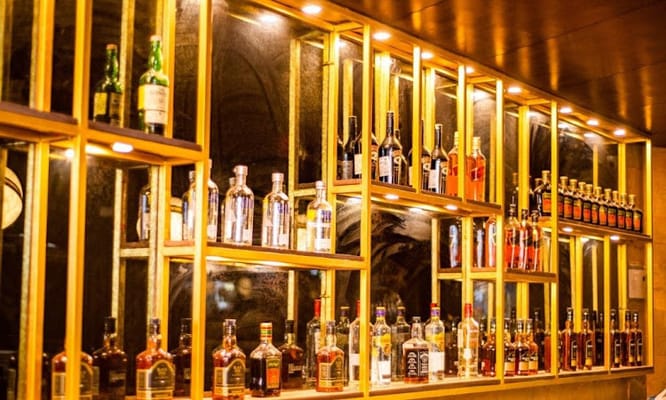 Circle Cafe & Bar
