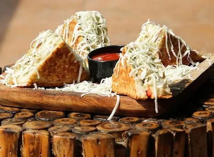 Chilli Cheese Grilled Sandwich Jumbo