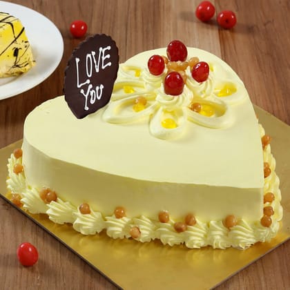 Heart Shaped Butterscotch Cake Half Kg Eggless