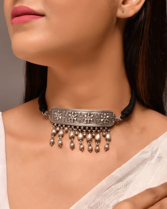 Bhaav silver necklace