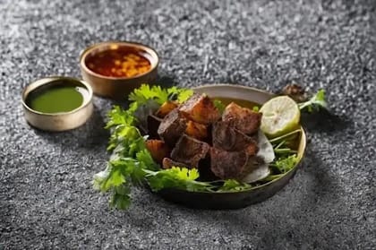 Tawa Aloo Chaat With Hari Chutney