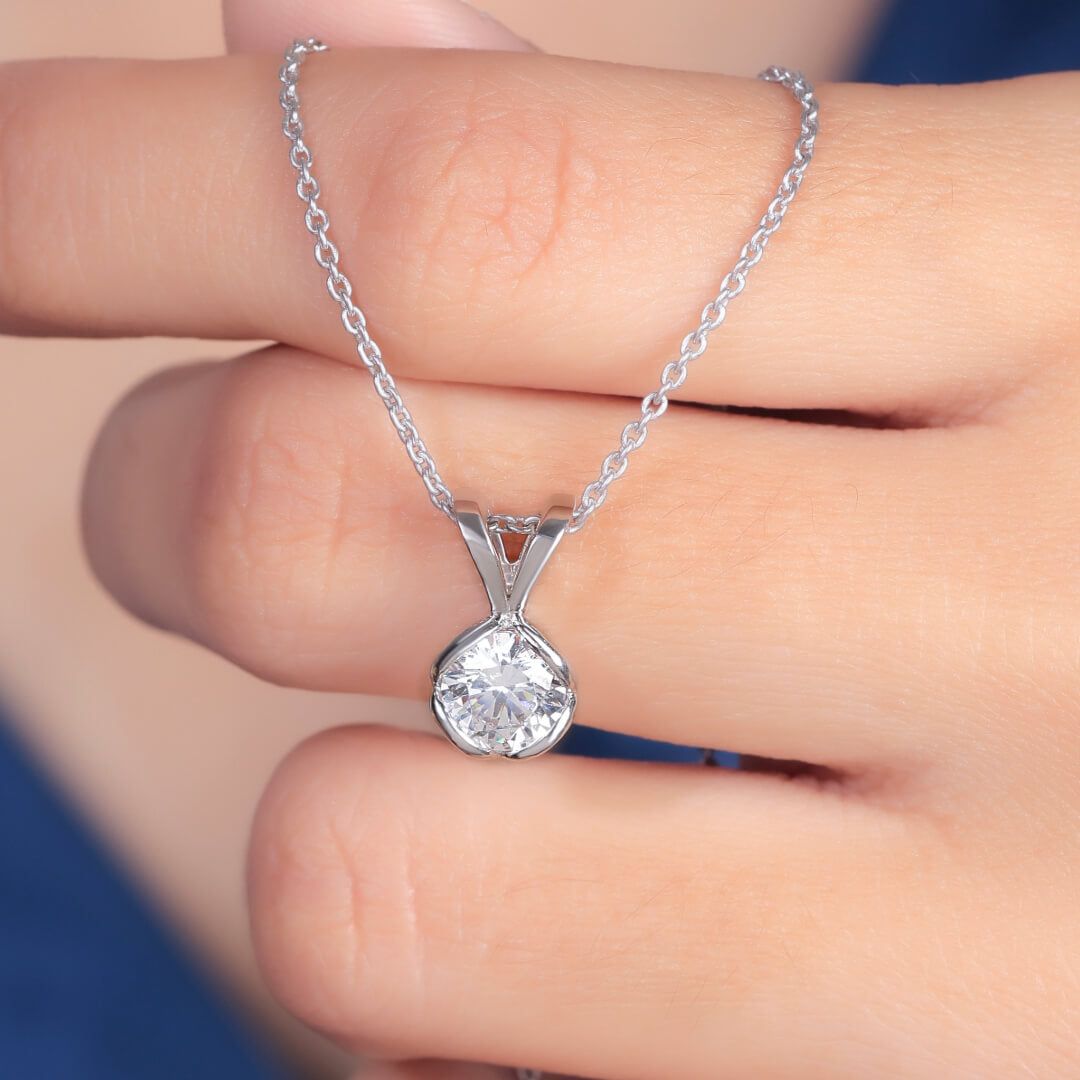 Alder Solitaire Silver Pendant For Women with Chain-White Gold / 16 inches