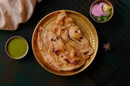 2 Butter Laccha Paratha