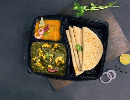 Saag Wala Chicken - Everyday Thali