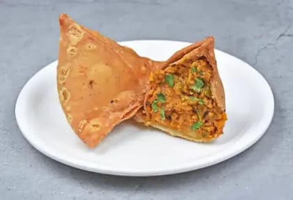 Jodhpuri Aloo Pyaz Samosa