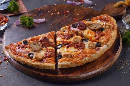 Chicken Maximus Semizza (Half Pizza)(Serves 1) __ Semizza (Half Pizza)