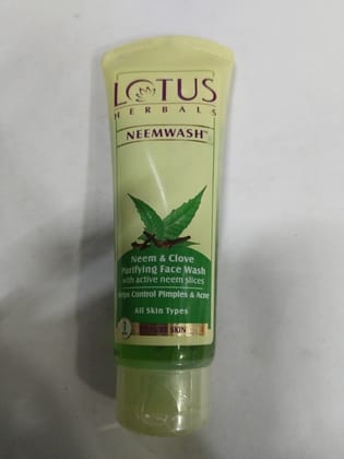 Lotus Herbals Neemwash™ Neem & clove Purifying face wash all skin types 