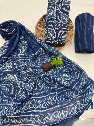 Pure Cotton Unstitched Suit With Chiffon Dupatta-As shown in picture / 2.5 mtr each / Pure cotton with chiffon dupatta
