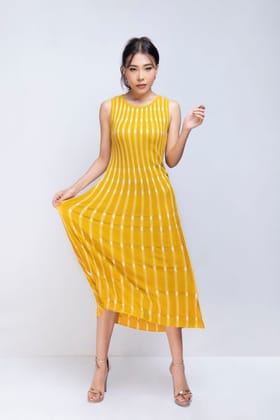 SLEEVELESS PLEAT DRESS