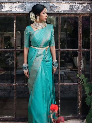 Woven Design Zari Silk Blend Banarasi Saree