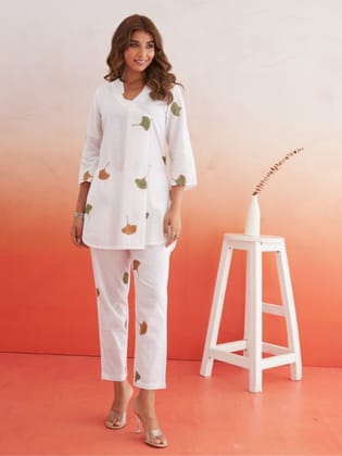White Co-ord Set with Leaves Motifs-M